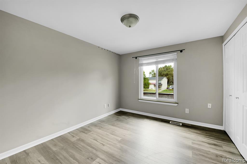8232 KARAM Boulevard, 4, Warren, MI 48093 — Photo 11