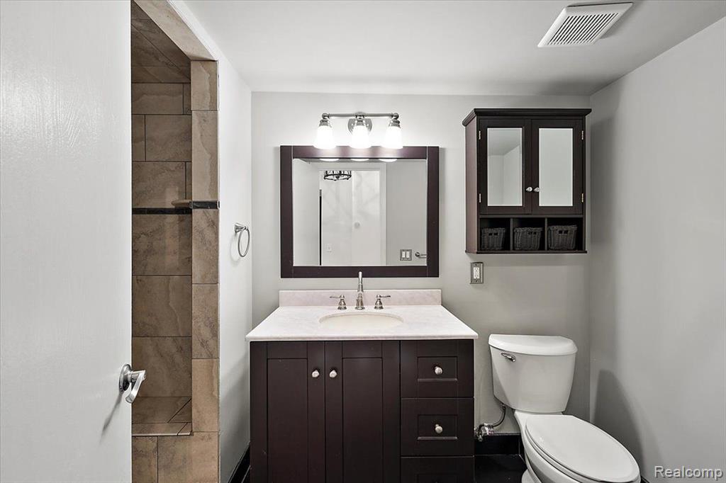 57283 SILVER MAPLE Drive, Washington, MI — Photo 16