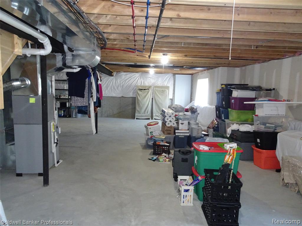 5399 Swan Drive, Burton, MI 48509 — Photo 24