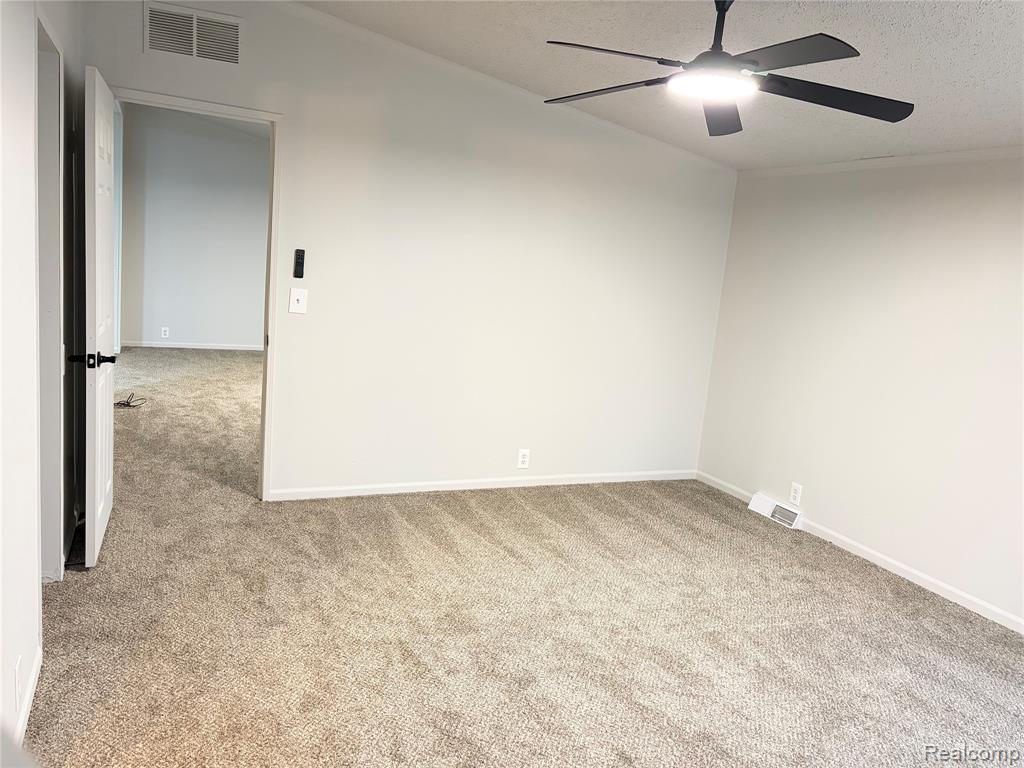11312 N Lake Drive, Fenton, MI 48430 — Photo 8
