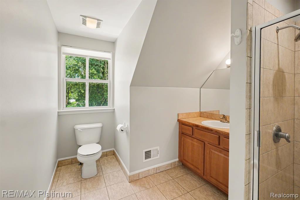 11624 ISLAND COURT, Hartland, MI 48353 — Photo 17
