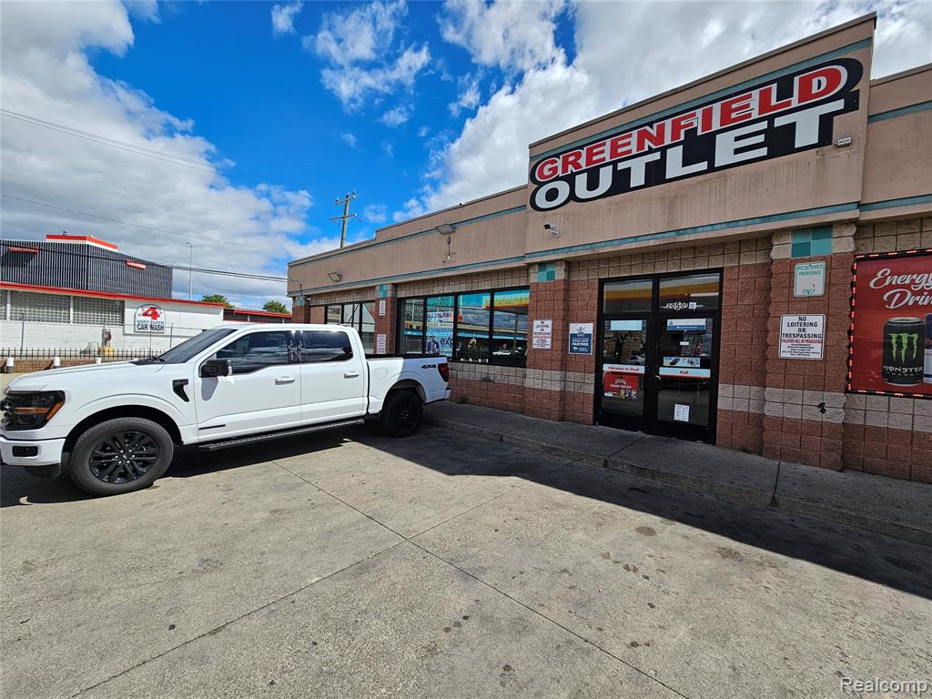 20500 GREENFIELD Road, Detroit, MI 48235