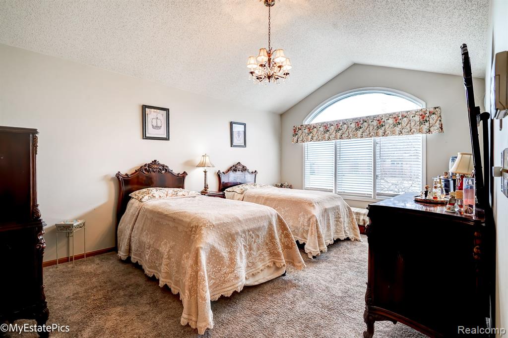 1807 PEBBLE CREEK Drive, Canton, MI 48188 — Photo 32