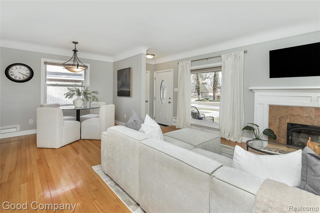 702 Orchard View Drive, Royal Oak, MI 48073 — Photo 3