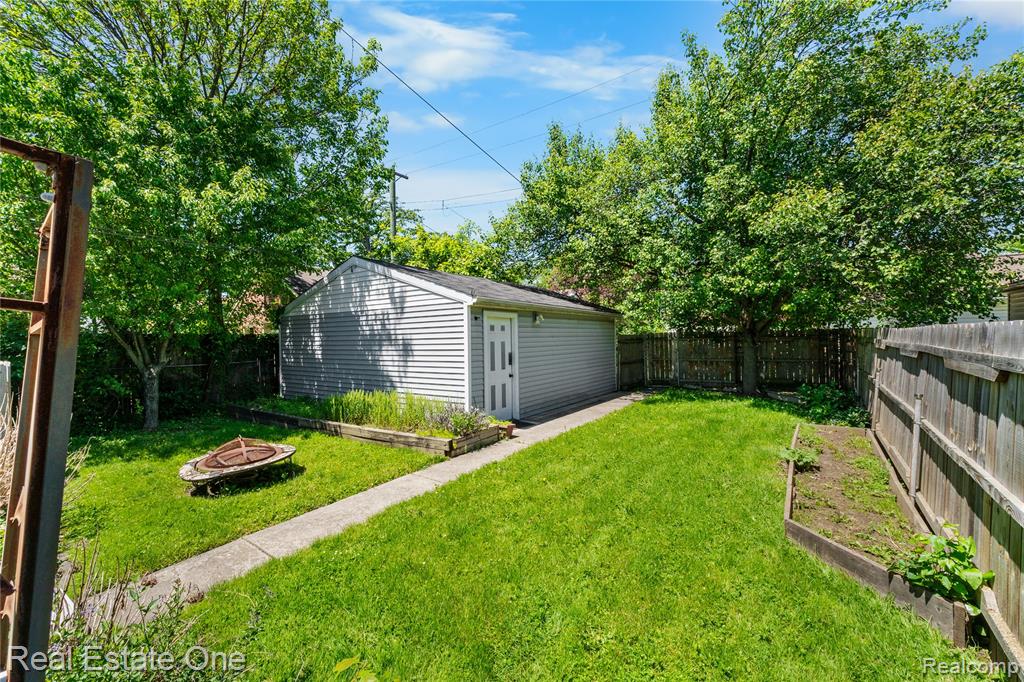 1712 Ash Street, Wyandotte, MI 48192 — Photo 6