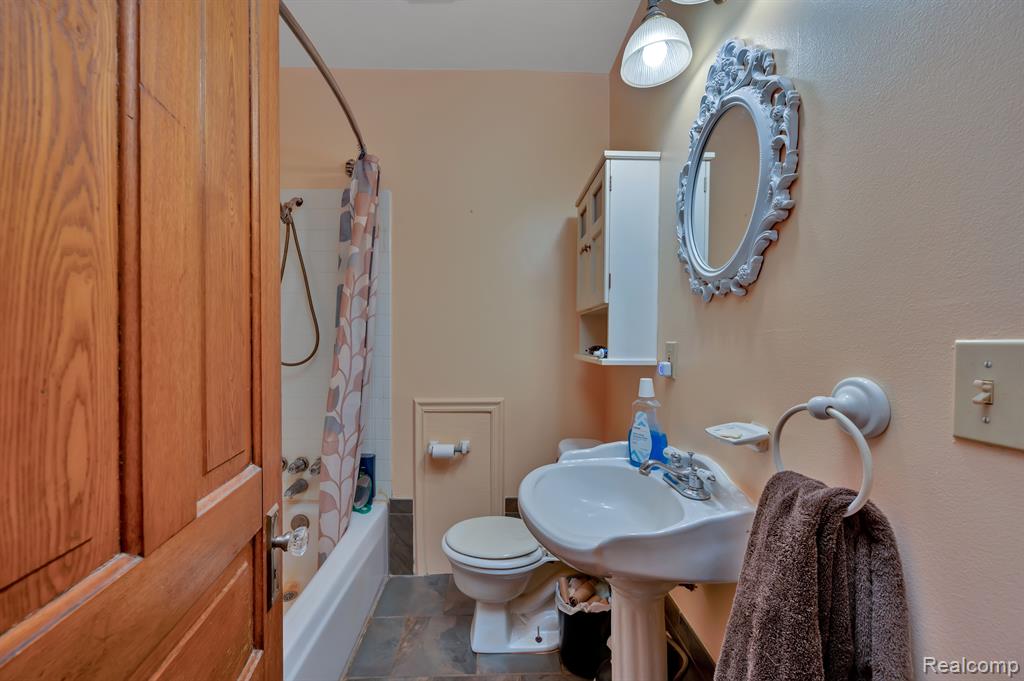 5550 MAIN Street, Dryden, MI 48428 — Photo 9