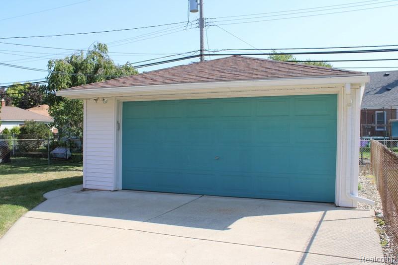 9045 Carter Avenue, Allen Park, MI 48101 — Photo 4
