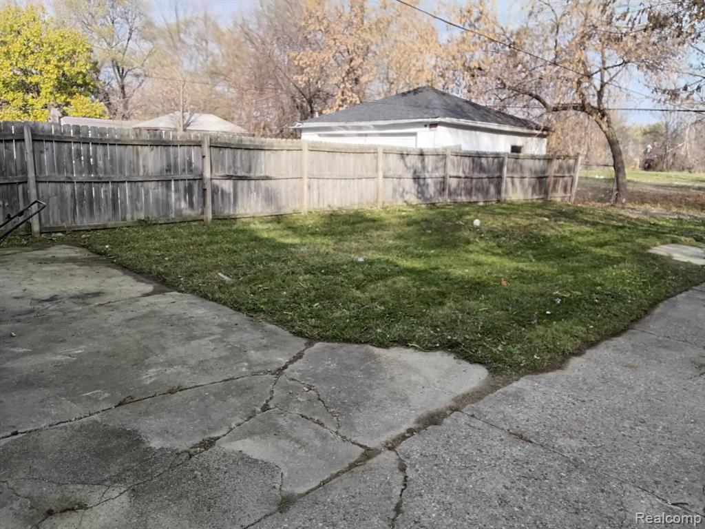 9444 Beaconsfield Street, Detroit, MI 48224 — Photo 6