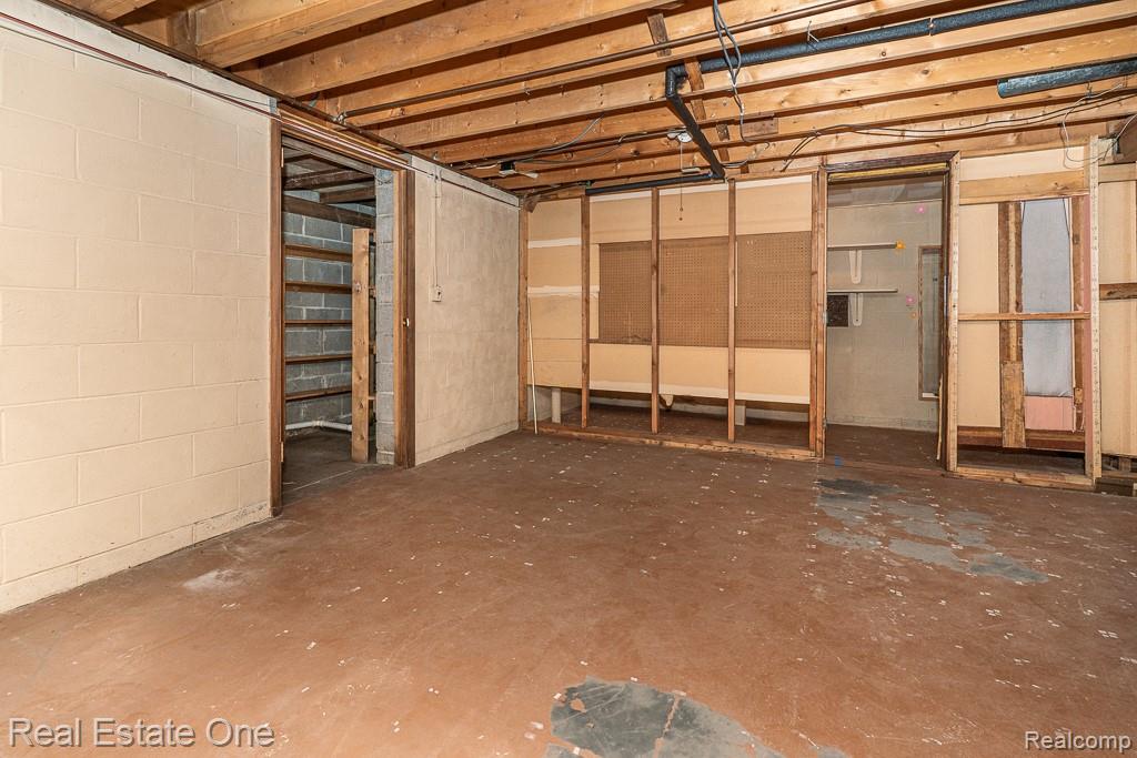 751 Troywood Drive, Troy, MI 48083 — Photo 32