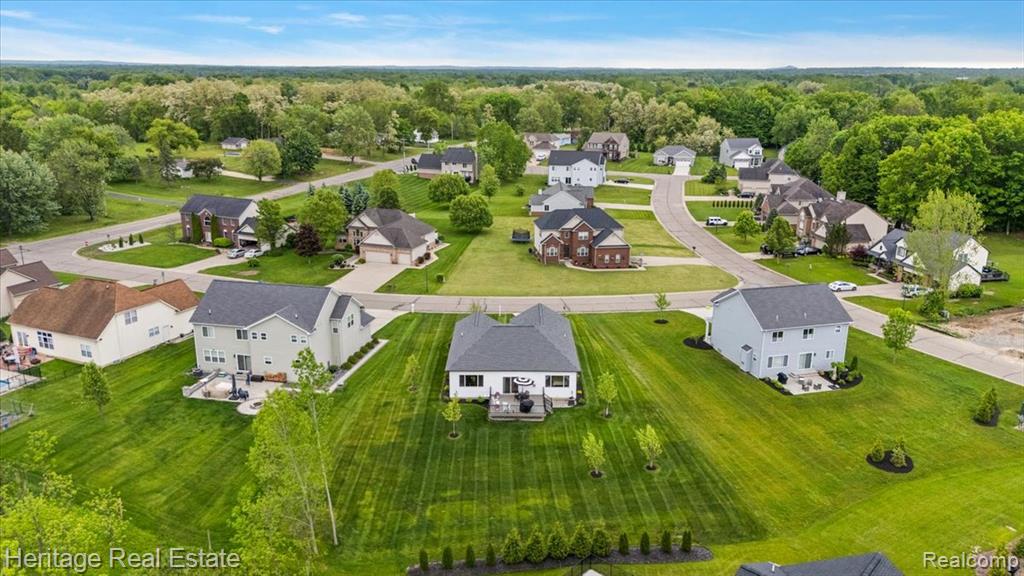 6231 Leighland Drive, Grand Blanc, MI 48439 — Photo 35