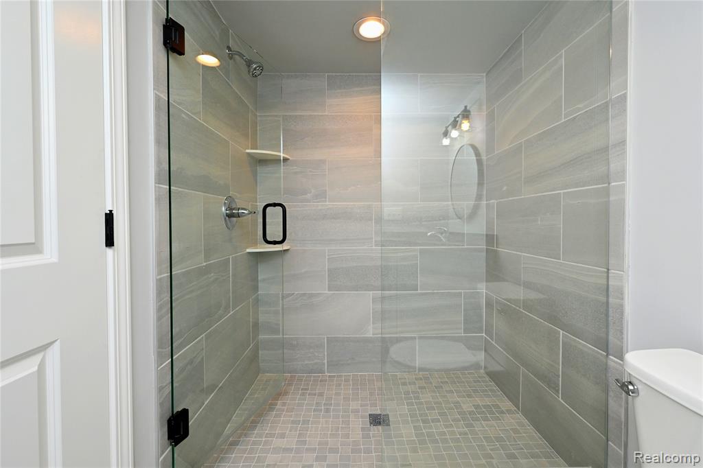 5541 Meadow Lane, Shelby Twp, MI 48316 — Photo 32