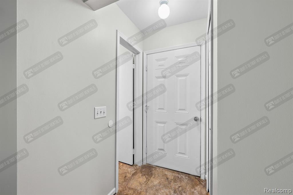 2249 S Commerce Road, Wolverine Lake, MI, 48390