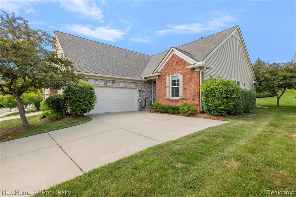 838 Knolls Landing Drive, 6, Milford, MI 48381 — Photo 3