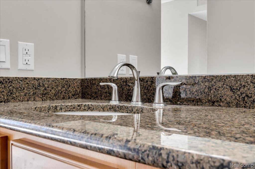 525 W LAFAYETTE Boulevard, 12E, Detroit, MI 48226 — Photo 26