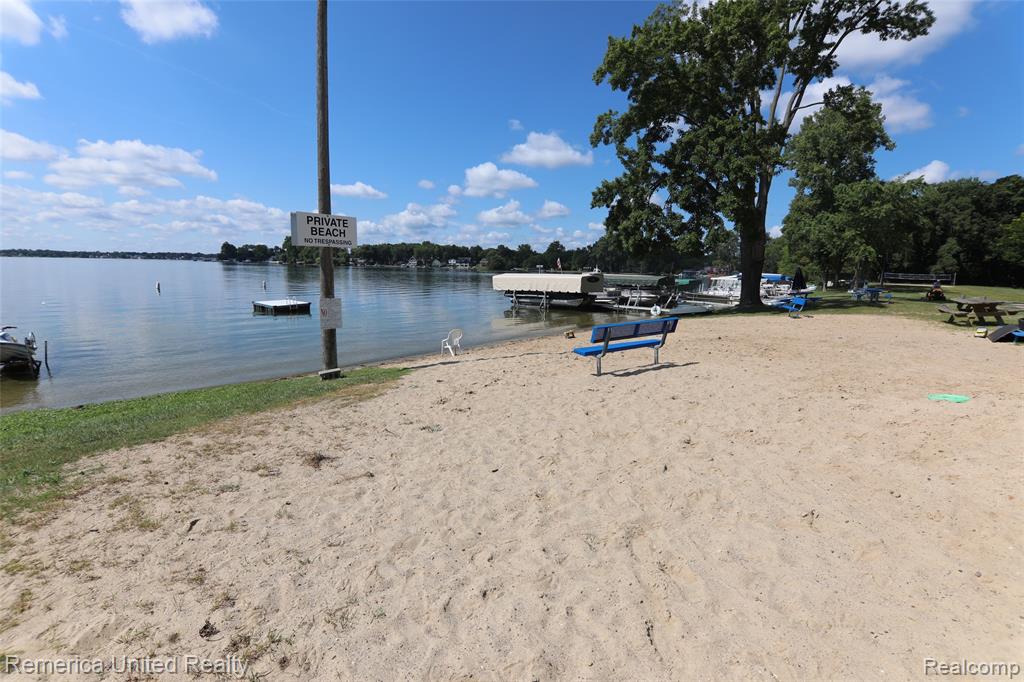 10324 Greenwood Road, Whitmore Lake, MI 48189 — Photo 15