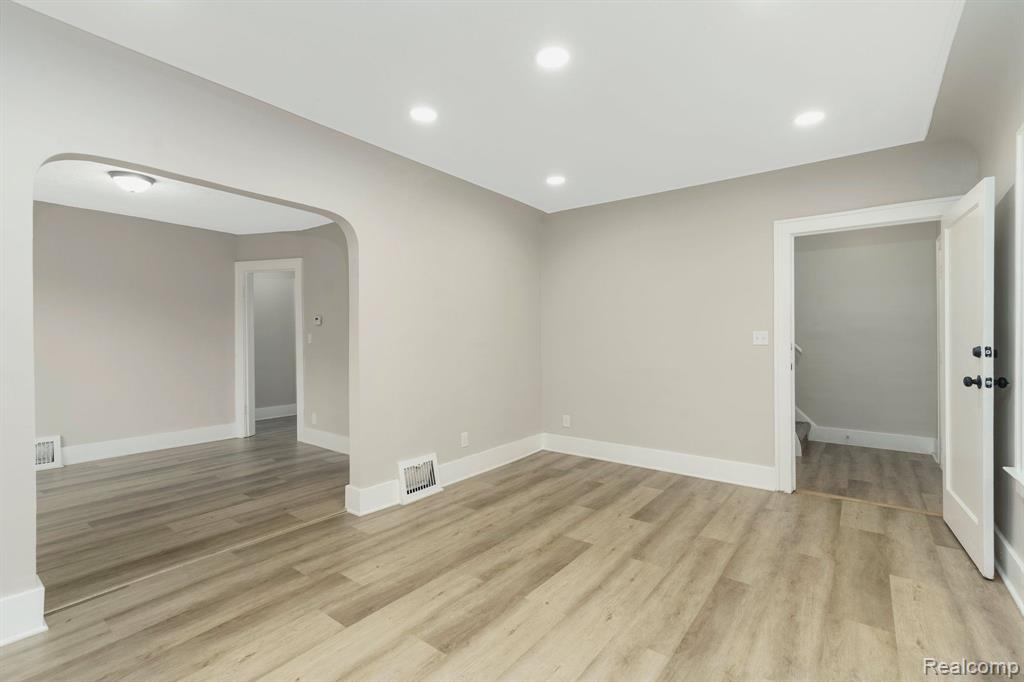 5484 MIDDLESEX Street, Dearborn, MI 48126 — Photo 13