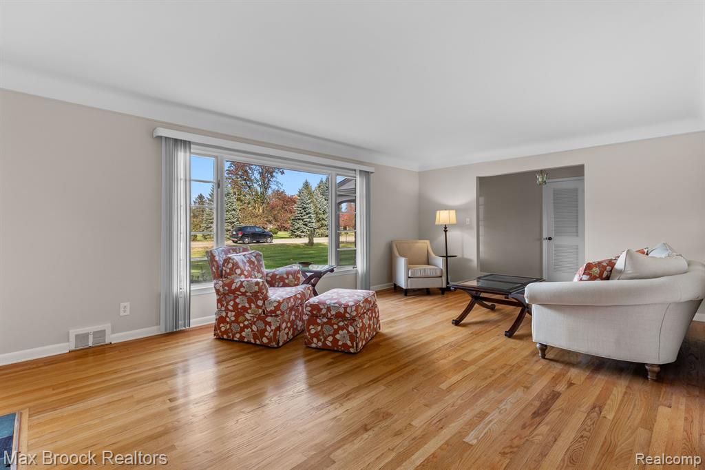 4823 WYE OAK Road, Bloomfield Hills, MI 48301 — Photo 5