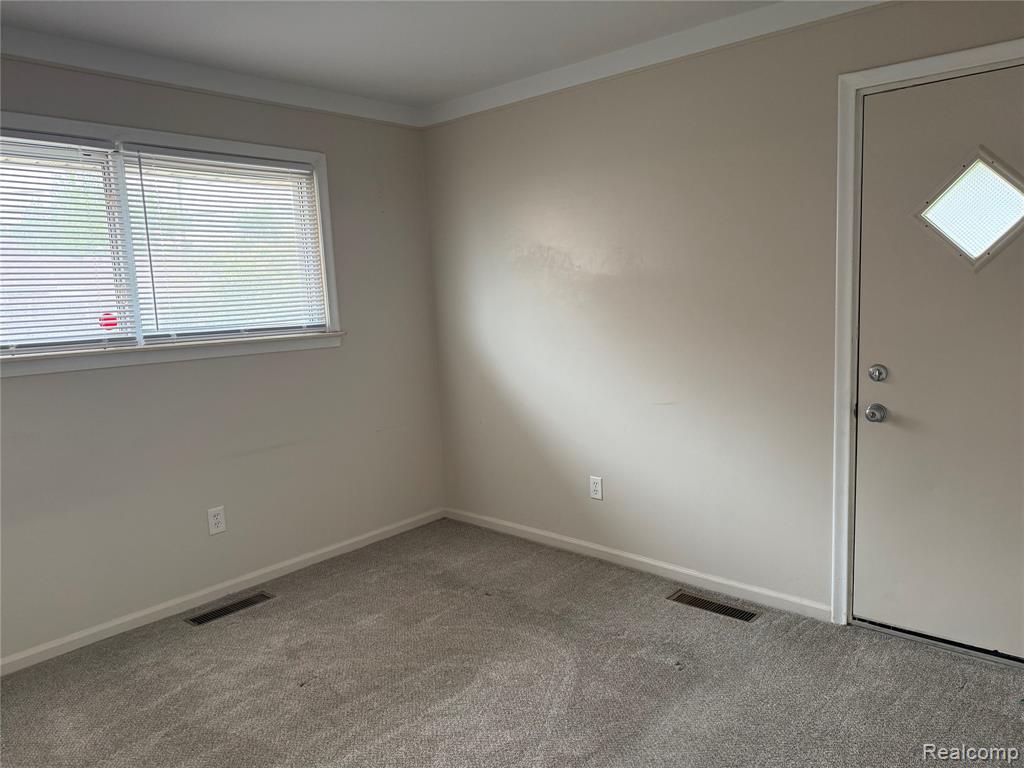18530 Matthews Street, Riverview, MI 48193 — Photo 10