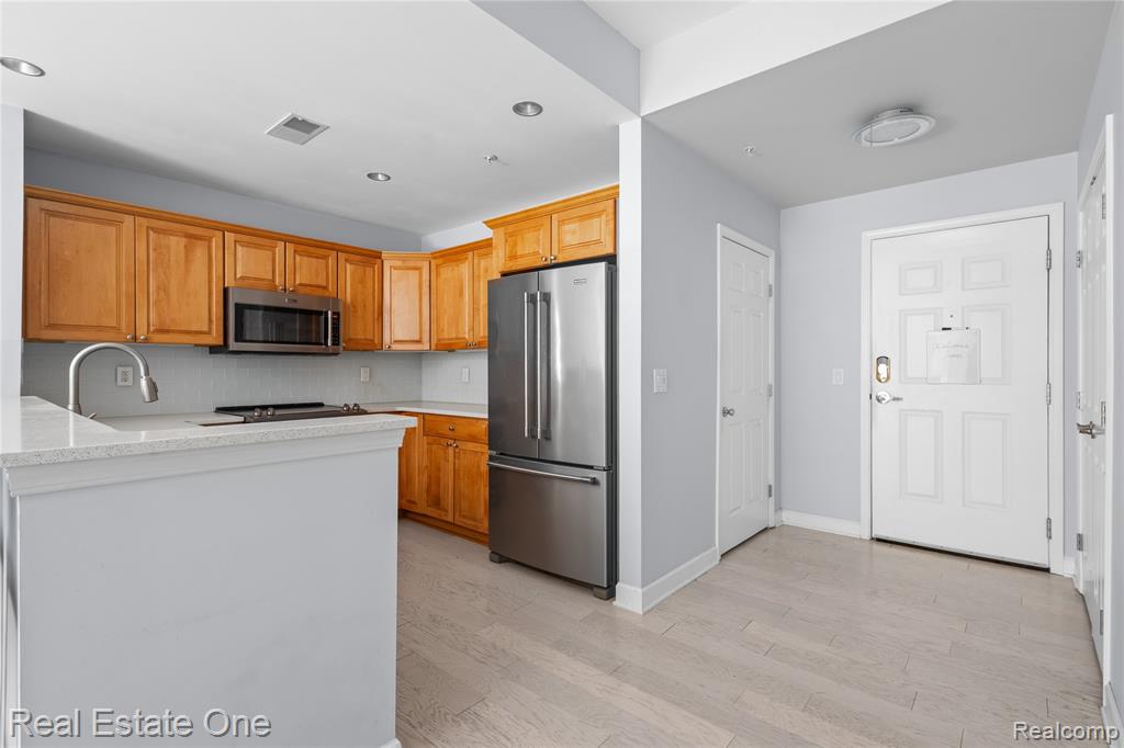 220 MAC Avenue, 313, East Lansing, MI 48823 — Photo 8