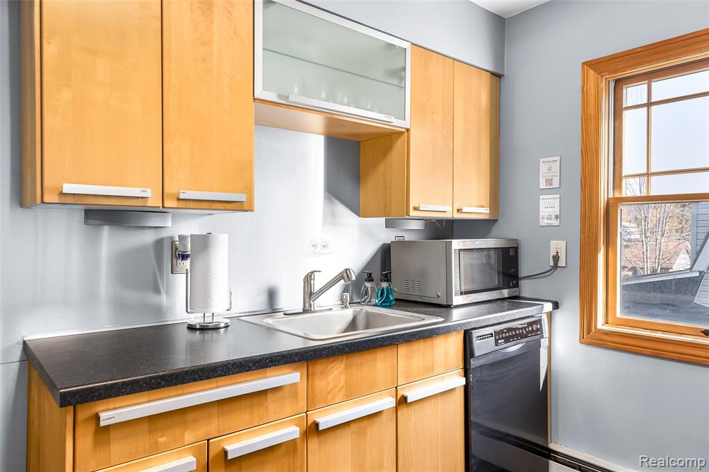 604 W Hudson Avenue, Royal Oak, MI 48067 — Photo 40