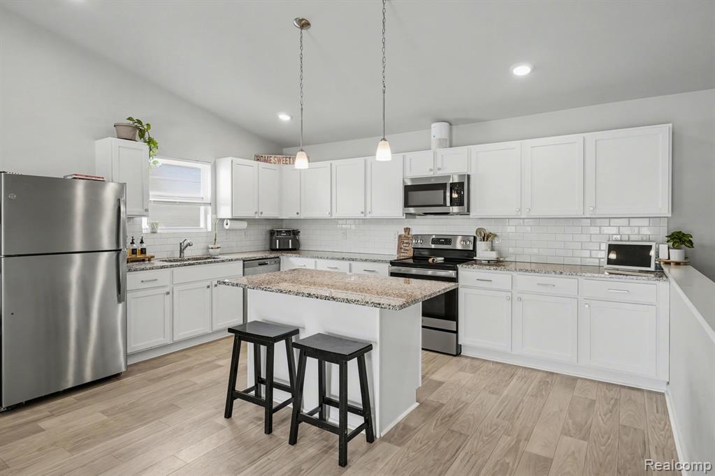 202 Creek Pointe Circle, Durand, MI 48429 — Photo 8