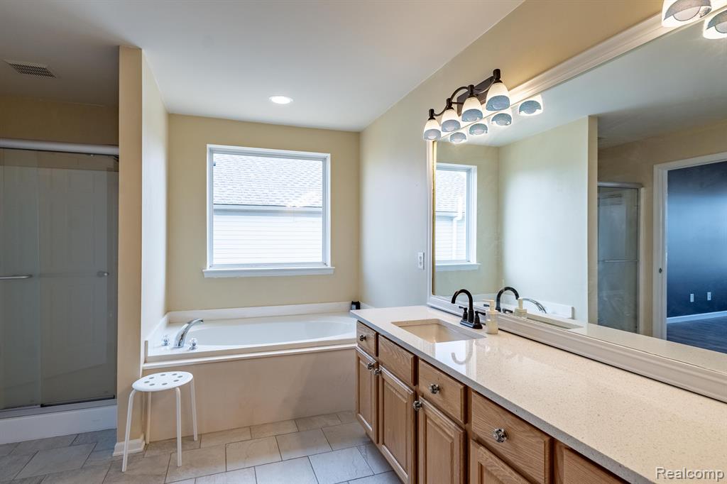 9535 GLENHILL Drive, Ypsilanti, MI 48198 — Photo 22