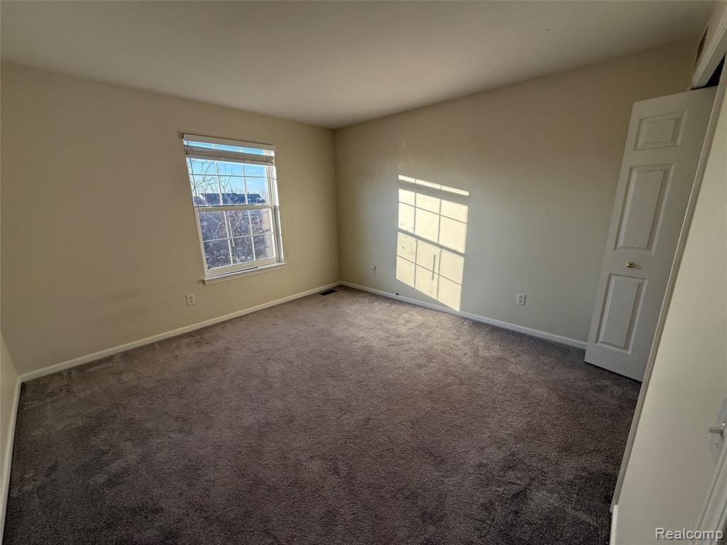 4377 Brighton Drive, Grand Blanc, MI 48439 — Photo 31
