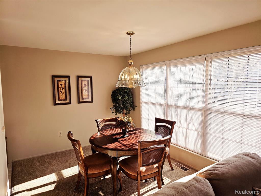 40703 Newport Dr, 249, Plymouth, MI 48170 — Photo 5