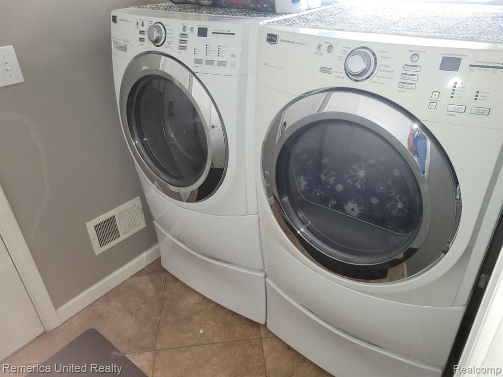 971 RIKKI ANN, Wixom, MI 48393 — Photo 28