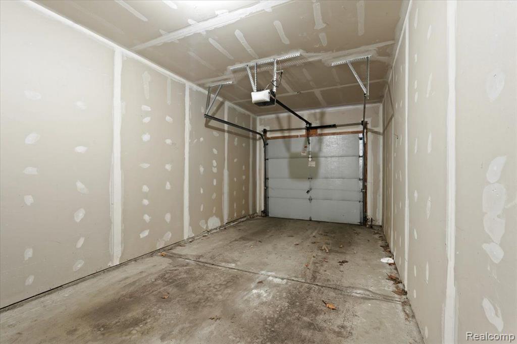 50111 HARDING Street, 121, Canton, MI 48188 — Photo 28
