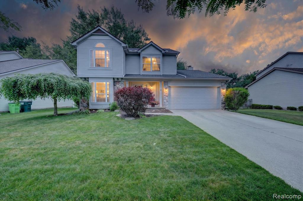 827 Westbrooke Drive, South Lyon, MI 48178 — front exterior