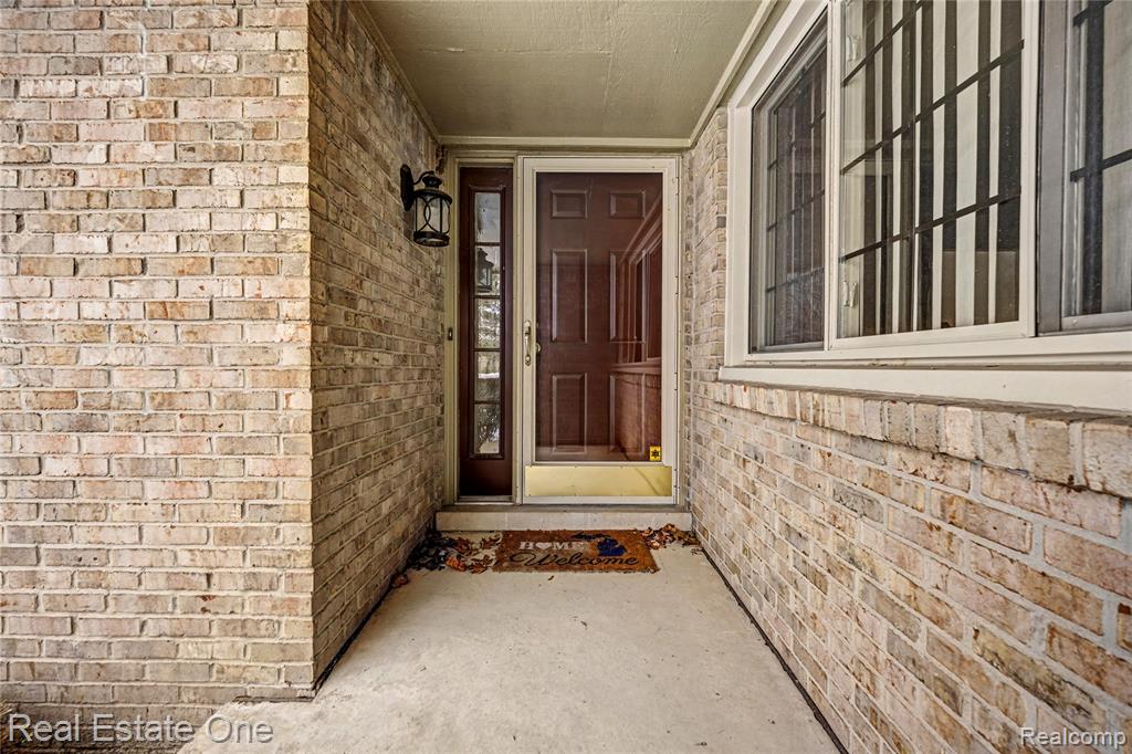 773 Red Maple Lane, Wixom, MI 48393 — Photo 2