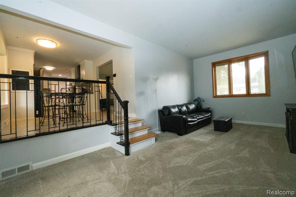 8268 Fox Bay Drive, White Lake, MI — Photo 10