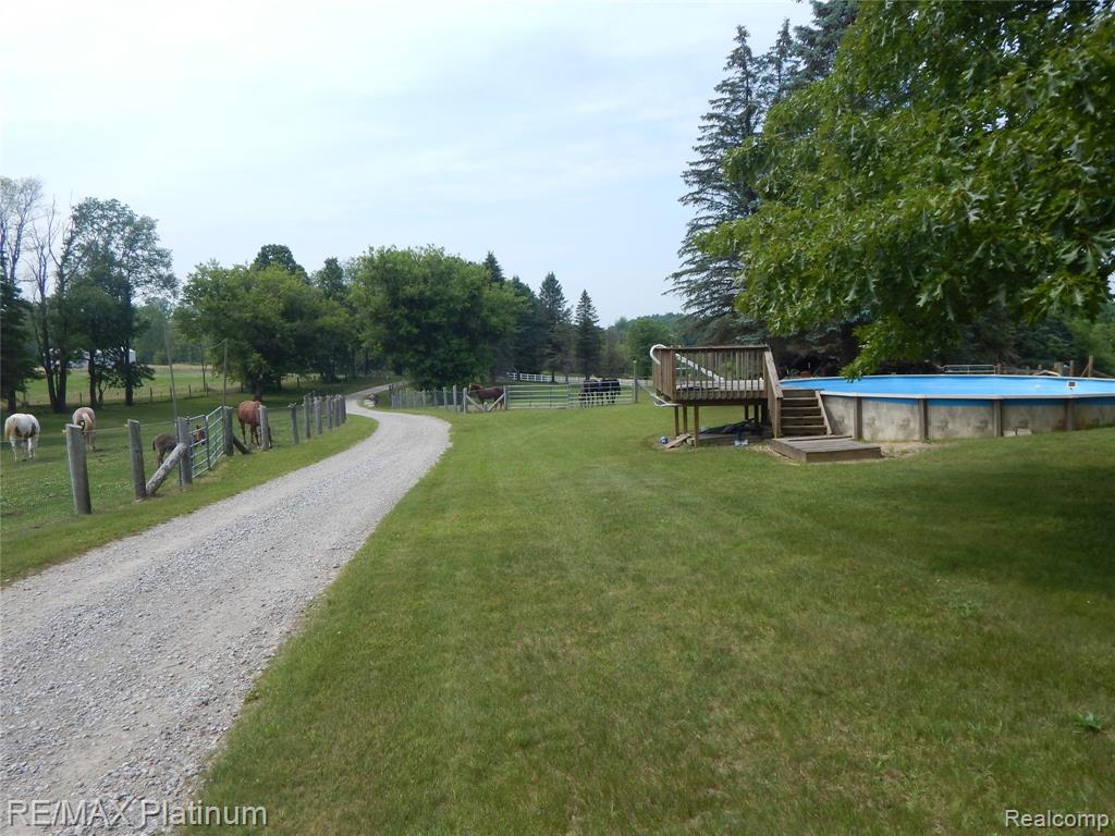 2025 W Rose Center Road, Holly, MI 48442 — Photo 28