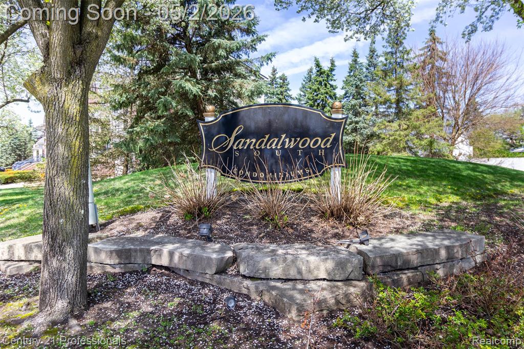 955 Sandalwood Drive, Troy, MI 48085 — Photo 3