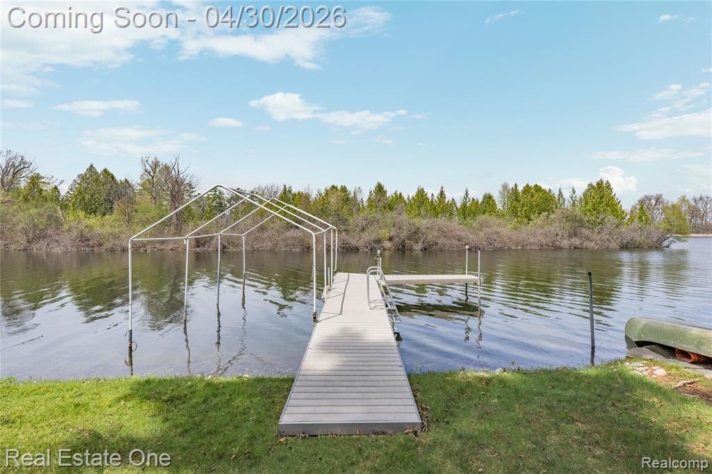 2748 Armstrong Drive, Lake Orion, MI — Photo 8