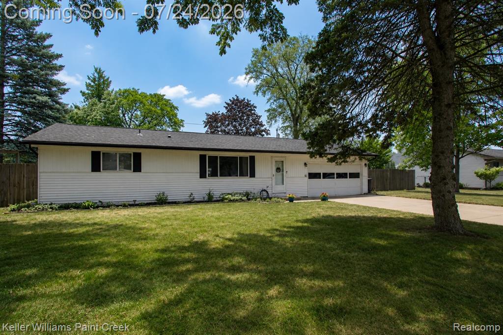 2126 Jarman Drive, Troy, MI 48085
