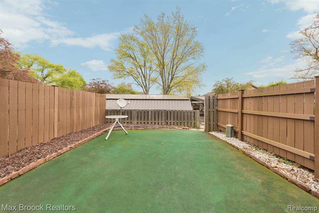 25260 GREENBROOKE #14 Drive, Southfield, MI 48033 — Photo 37