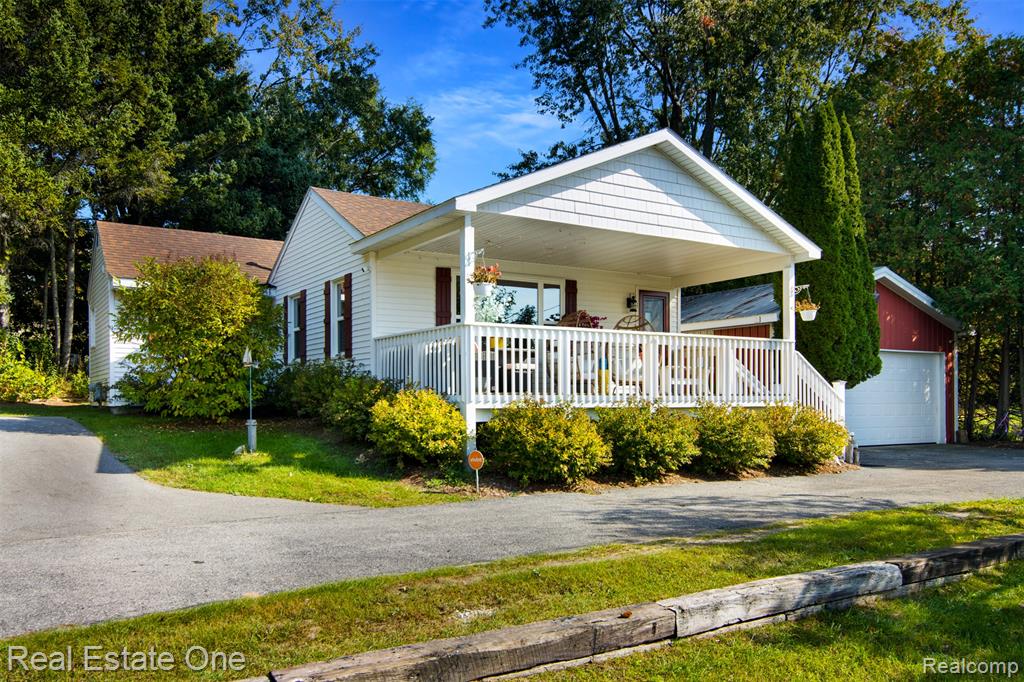 457 Lake Street, Frankfort, MI 49635 — Photo 4