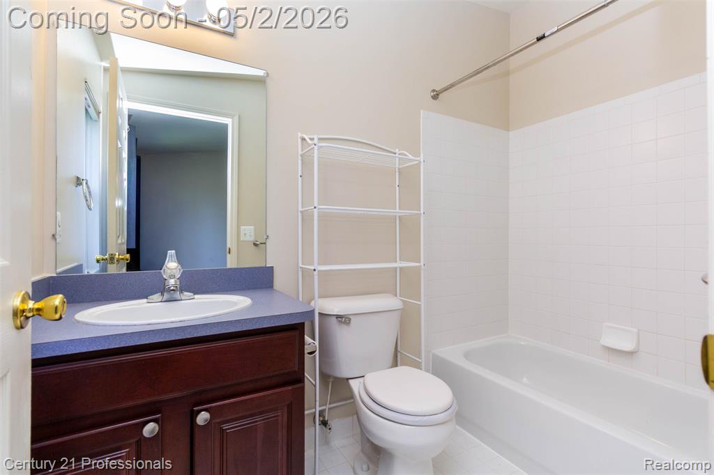 955 Sandalwood Drive, Troy, MI 48085 — Photo 32