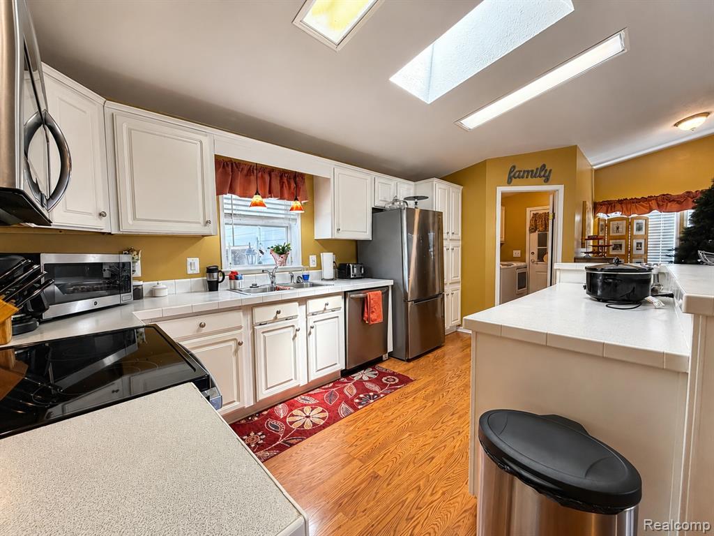 551 Twin Lakes Drive, MI — Photo 32