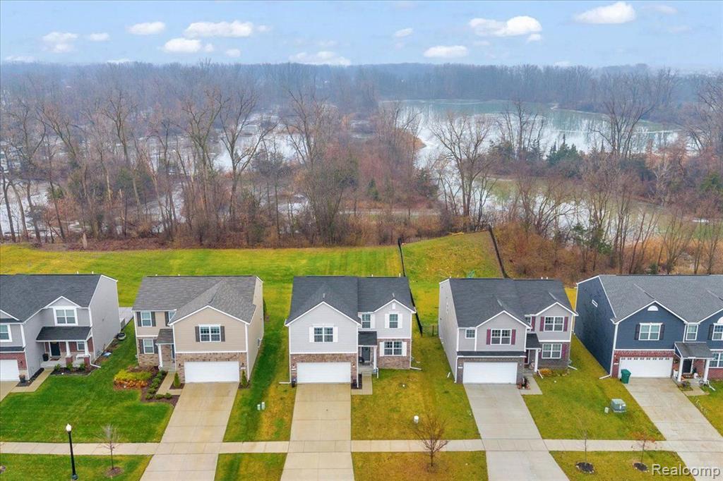 9556 NATURE VIEW Lane, Ypsilanti, MI 48197 — Photo 38