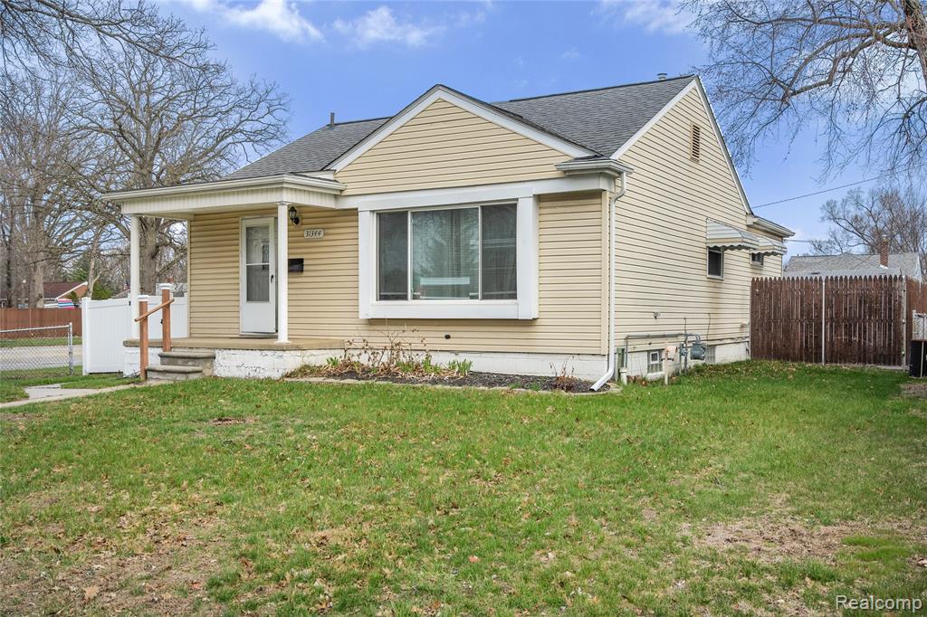 31344 Rosslyn Avenue, Garden City, MI — Photo 2