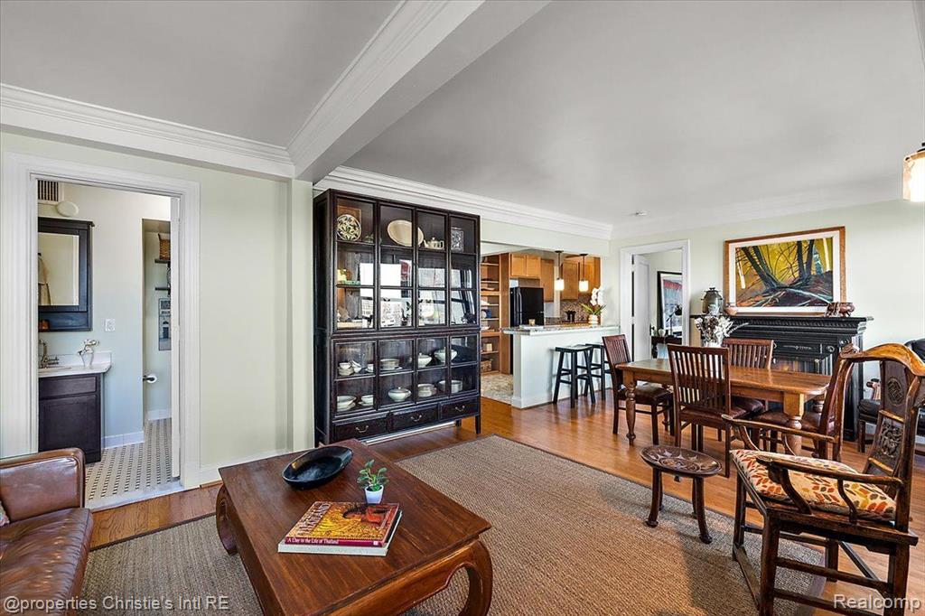 15 E KIRBY Street, 825, Detroit, MI 48202 — Photo 40
