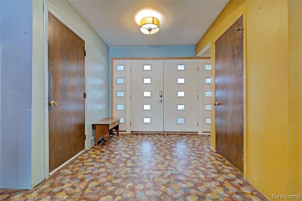 8704 Edna Drive, Warren, MI 48093 — Photo 8