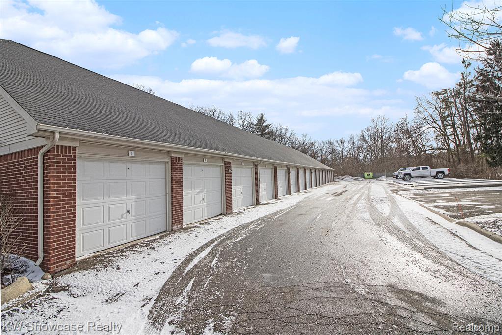 6600 Trillium Village Lane, 17, Clarkston, MI — Photo 17