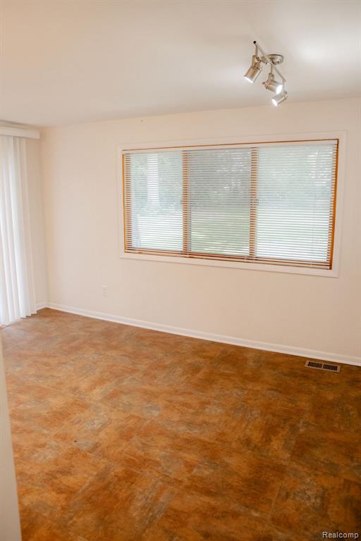 8494 Edgewood Park, Commerce Twp, MI 48382 — Photo 16