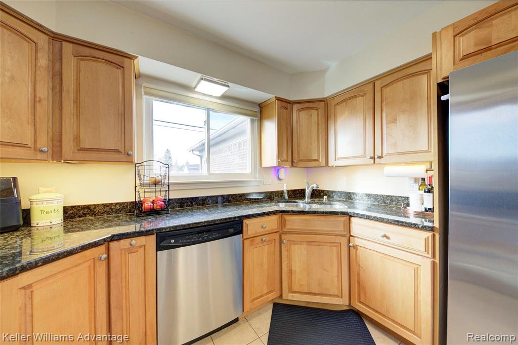 44273 Richmond Court, Canton, MI 48187 — Photo 9