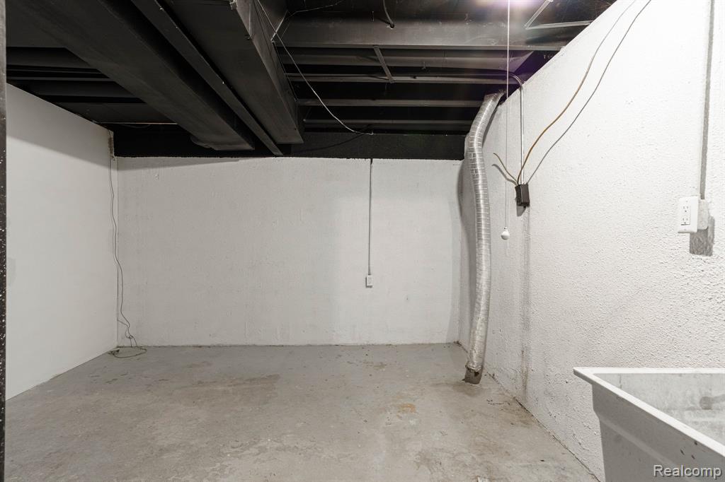 3104 Woods Circle, Detroit, MI 48207 — Photo 48