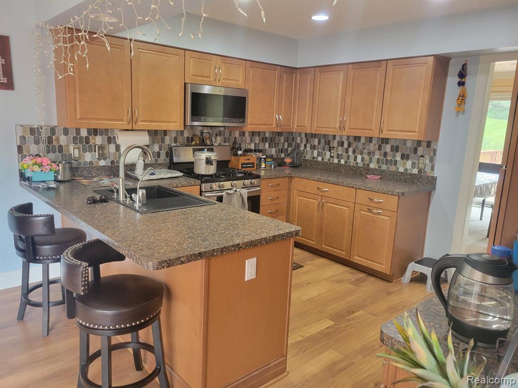 37638 Russett Drive, Farmington, MI 48331 — Photo 4